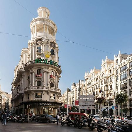M&F Gran Via 3 Hab Apartment Madrid Bagian luar foto